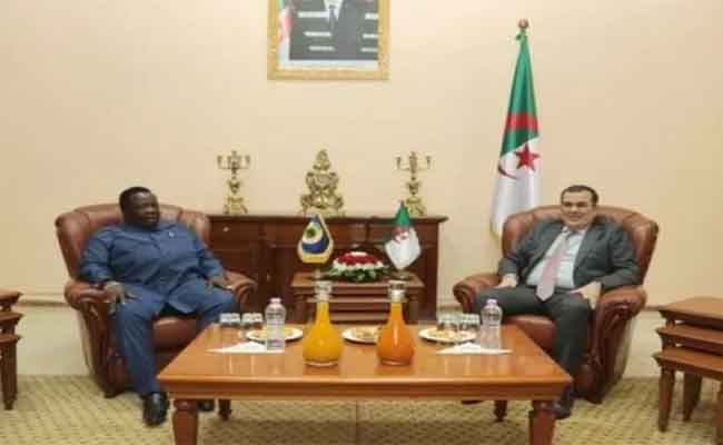 بن طالب يستقبل رئيس منظمة الوحدة النقابية الإفريقية