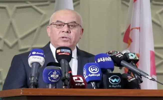 شرفة يطالب المستثمرين العموميين باستصلاح الأراضي أو إعادتها للدولة