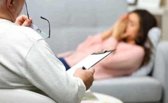 كيف تعلم أن لديك مرضاً نفسياً؟ إليكِ وجهة نظر طبيبة متخصصة