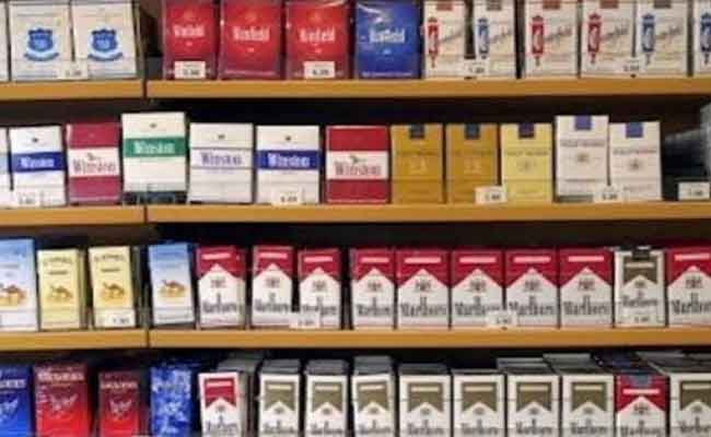 الحكومة تسقف أسعار بيع السجائر و”الشمة” المنتجة محليا