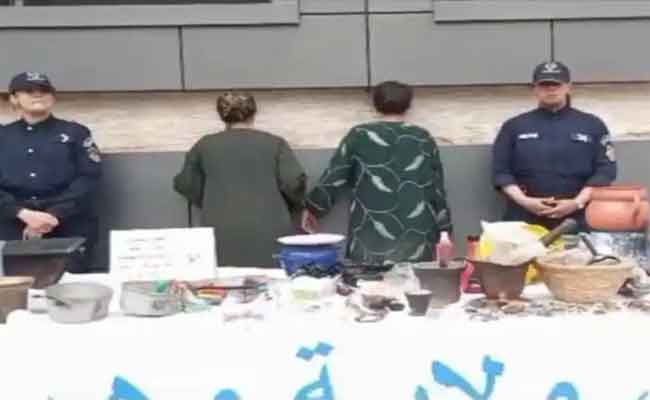 الإطاحة بامرأتين تحترفان النصب عن طريق ممارسة السحر والشعوذة بوهران