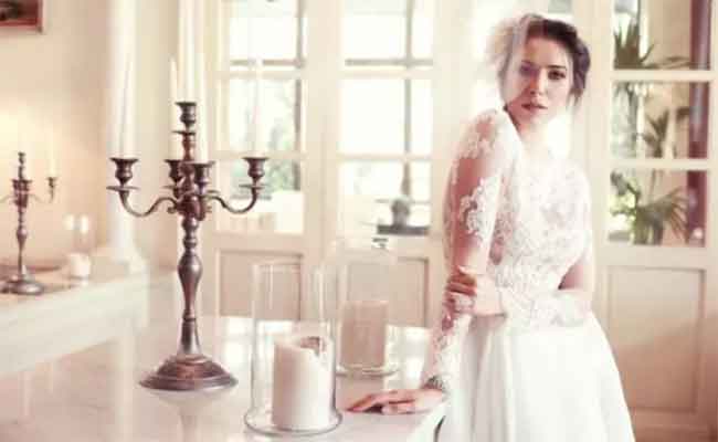 جميلة عوض مازالت في رحلة الاستمتاع بشهر العسل