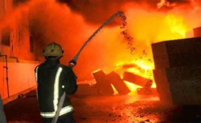 نشوب حريق في مستودع لتخزين المواد الكيميائية بالبليدة