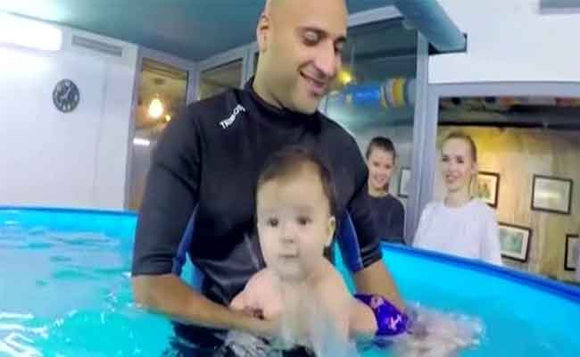 سباحة الرضع والأطفال حديثي الولادة…وتمارين مفيدة