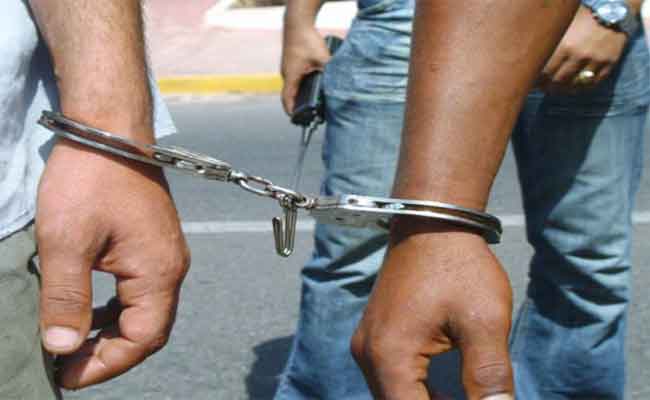 أمن بجاية يوقف شخصين استغلا حظائر لركن السيارات بدون رخصة