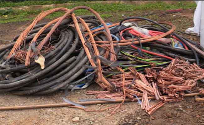 توقيف شخص متلبسا بسرقة الكوابل النحاسية بغليزان