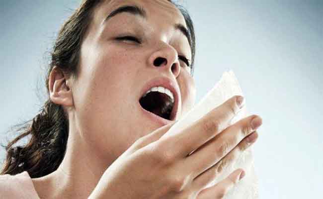 هل تشعر بالحاجة إلى العطس بسبب ضوء الشمس؟…إليك السبب
