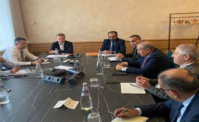 اجتماع مدير سوناطراك مع مدير”بيكرهيوز” الأمريكية