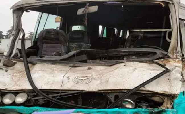 انحراف حافلة يخلف 12 مصابا بتيبازة