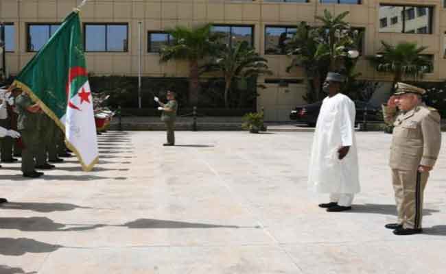 استقبال شنقريحة وزير الدفاع النيجري