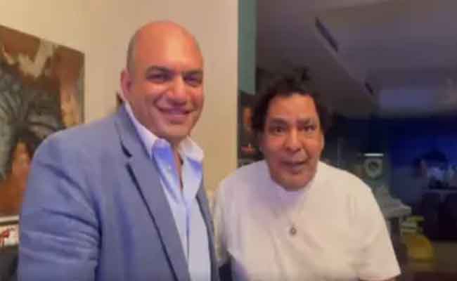 الطبيب المعالج لـ محمد منير يطمئن الجمهور على حالته الصحية…
