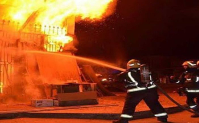 نشوب حريق في محلات مواد التجميل بتيليملي بالعاصمة