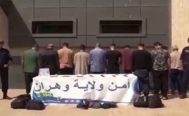 تفكيك شبكة إجرامية تحترف تنظيم الهجرة السرية بوهران