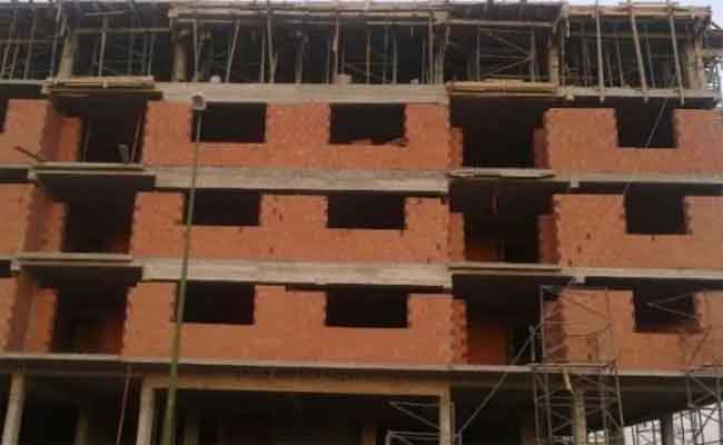 توقيع العرباوي مرسوما تنفيذيا يتضمن تعديلات جديدة في عقود التعمير وتسليمها