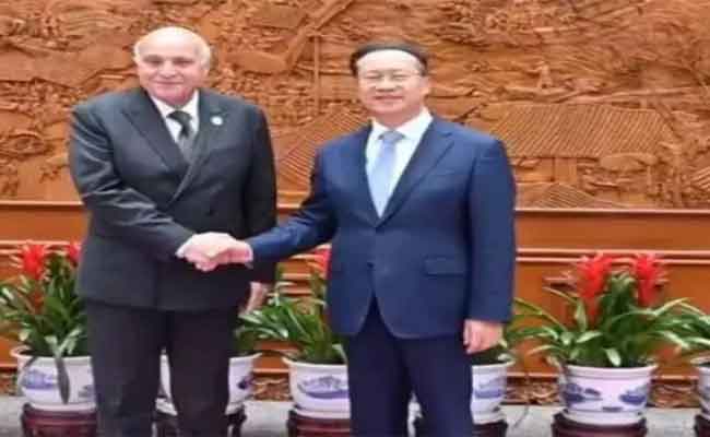 عطاف يتحادث مع نائب وزير الشؤون الخارجية الصيني