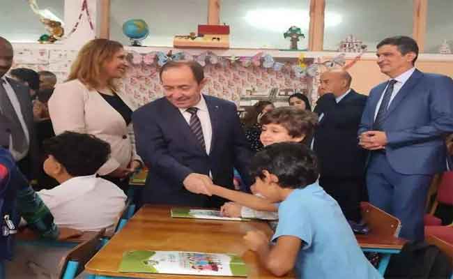 بلعابد يعطي إشارة انطلاق الموسم الدراسي من مدرسة ولد عودية صالح ببن عكنون بالعاصمة