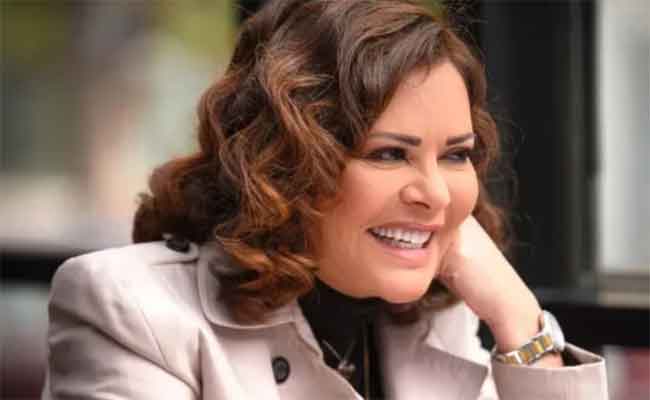 كارمن لبس تعلق على تكريم ماغي بوغصن بجائزة في مصر…