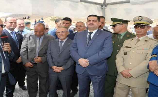 دربال يدعو إلى الإسراع في تجسيد مشاريع قطاعه لتفادي أي تأخر