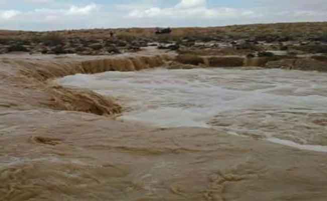 الفيضانات والسيول تغمر الطرقات والمنازل بتمنراست