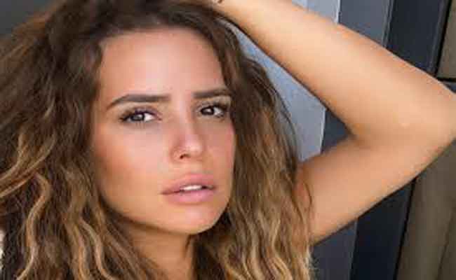 حب وصداقة واحتواء تفاصيل علاقة إيمان العاصي بابنتها