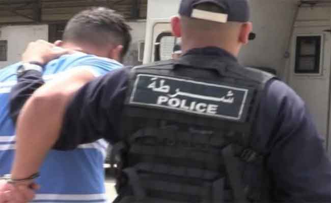 إلقاء القبض على خمسيني مدجج بسلاح ناري أثار الرعب بالعملة في سطيف