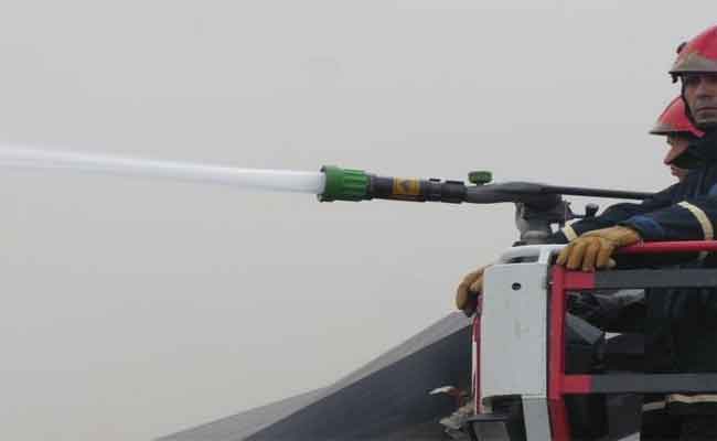 نشوب حريق بمحل للألبسة في وهران