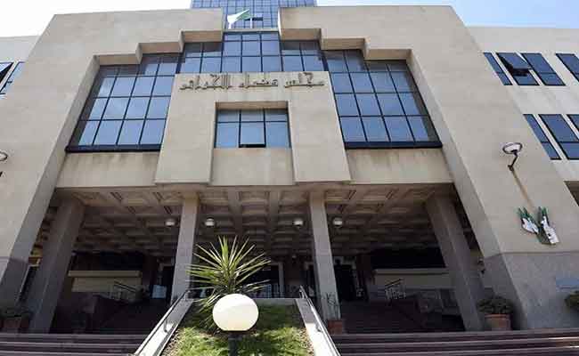 تلقي رشاوى لتسهيل فرار موقوف يجر جمركيين بهواري بومدين للمحكمة