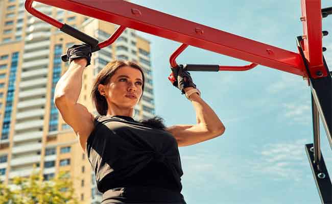 كيف أبدأ رياضة الكاليسثنكس لأسلوب حياة صحي؟ طبيبة تُجيبك