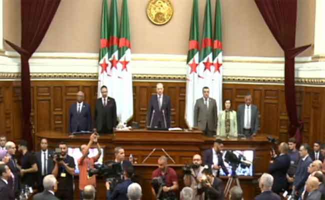 افتتاح مجلس الأمة دورته البرلمانية العادية بجلسة علنية ترأسها رئيس المجلس قوجيل