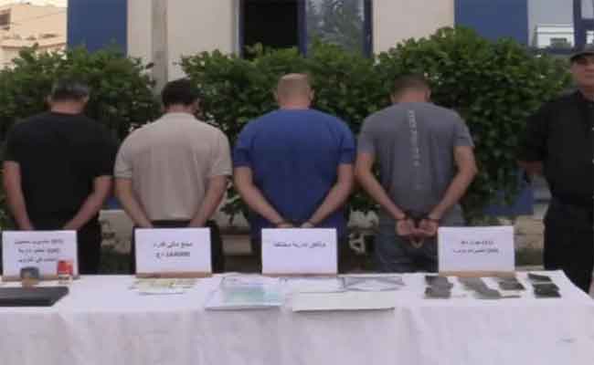 تفكيك شبكة تحترف تزوير التأشيرات بالعاصمة