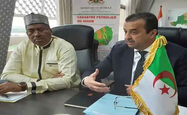 وزير البترول النيجيري على رأس وفد هام في زيارة عمل إلى الجزائر