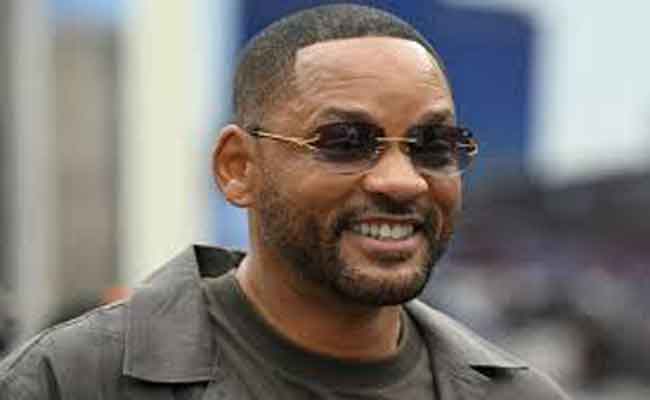 ما حقيقة فوز ويل سميث بجائزة إيمي لأفضل كتابة نص درامي؟