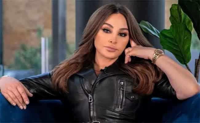 إليسا تتراجع عن تعليق حفلاتها الغنائية وتتألق في أرينا دبي بحفل كامل العدد
