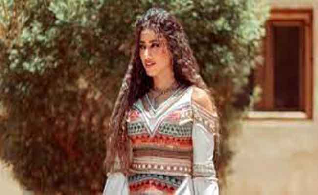 هايدي موسى بدوية في كليب “لسه صبية” بتوقيع بتول عرفة