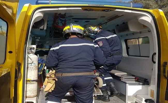 إصطدام بين سيارة وآلية رفع الأتربة يخلف قتيلين بمعسكر