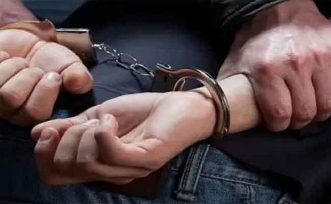 الإطاحة بثلاث شبان يحترفون سرقة الكوابل الهاتفية بقسنطينة