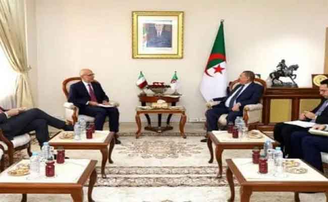 مراد يجري مباحثات مع السفير الإيطالي