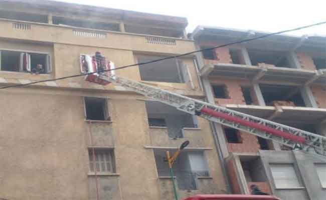 نشوب حريق داخل فندق بتيزي وزو