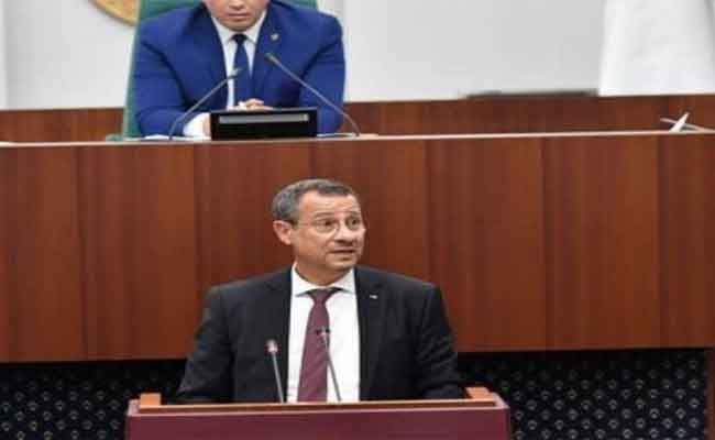 رخروخ يكشف عن إعداد مشروع مرسوم تنفيذي لمكافحة الحفر العشوائي وانتشار الممهلات