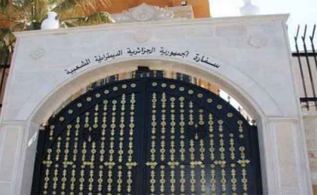 سفارة الجزائر بلبنان تعلق نشاط الشؤون القنصلية إلى تاريخ لاحق