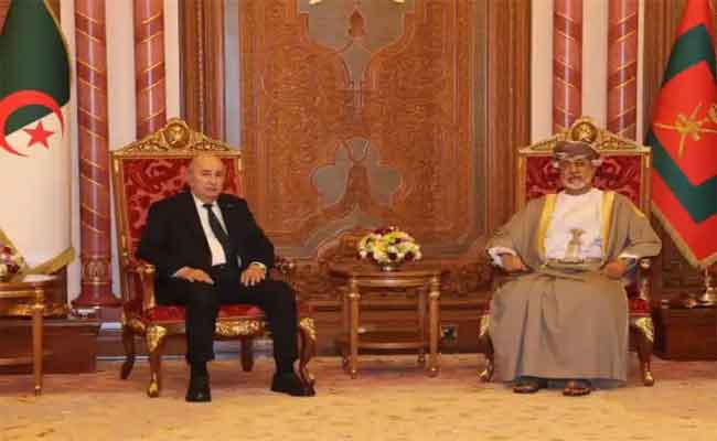 تبون يجري محادثات موسعة مع سلطان عمان