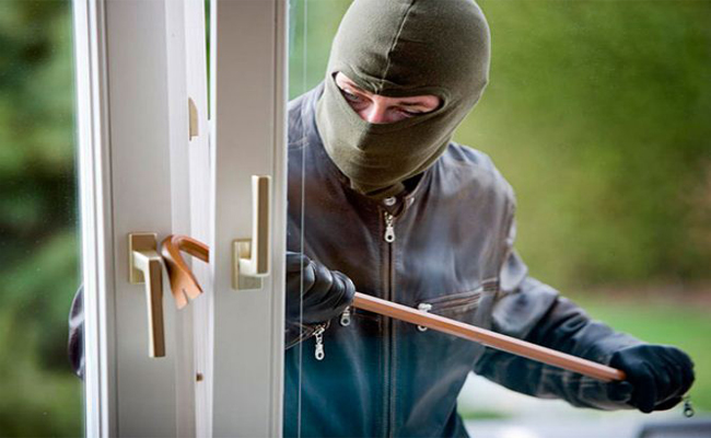 تفكيك شبكة إجرامية تحترف السطو على المنازل بغليزان