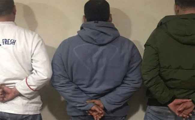 تفكيك شبكة إجرامية تحترف النصب والاحتيال عبر الفايسبوك بأم البواقي