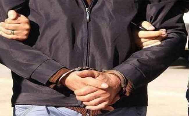 توقيف محتال نصب على أزيد من 15 شخصا  أوهمهم بالعمل في الصحافة بسيدي بلعباس