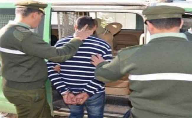 توقيف شخص يحترف الاعتداء وسرقة المواطنين بالعاصمة