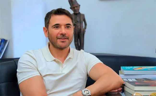 أحمد عز…رحلة صعود من الفتى الوسيم إلى نجم سينمائي