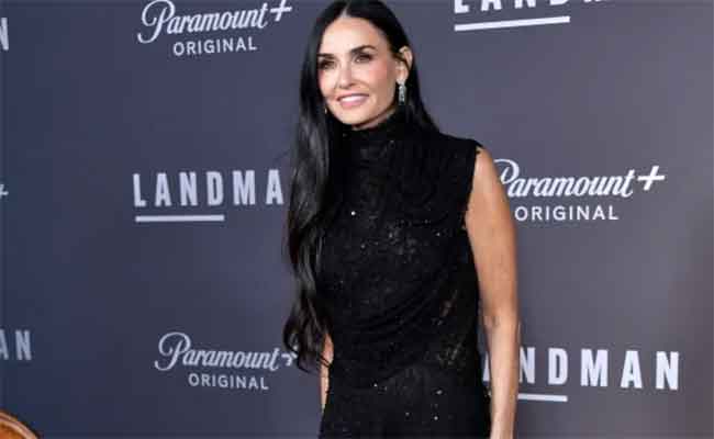 ديمي مور واحدة من الجمهور في حفل غنائي لابنتها سكوت ويليس…