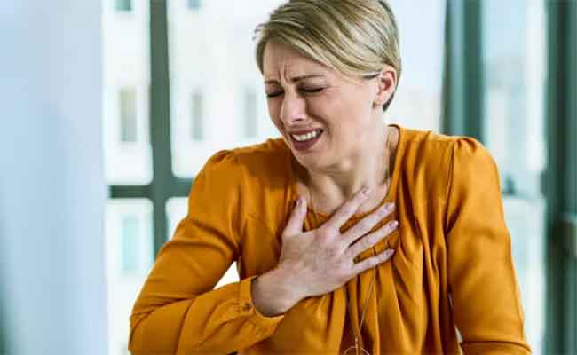 أعراض الغازات الصدرية وكيفية تمييزها عن النوبة القلبية…