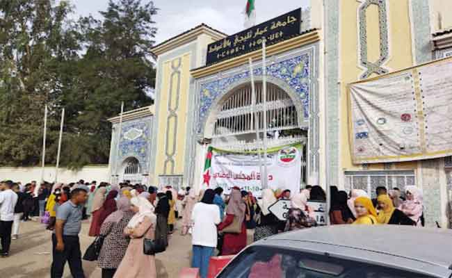 المحكمة الإدارية تصدر حكما بإيقاف الإضراب الذي دخل فيه طلبة كلية العلوم الطبية بالأغواط