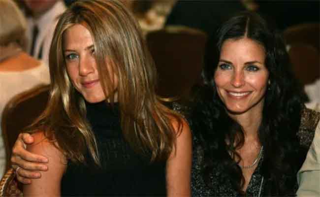 جينيفر أنيستون وكورتني كوكس بطلتا Friends تلتقيان من جديد…
